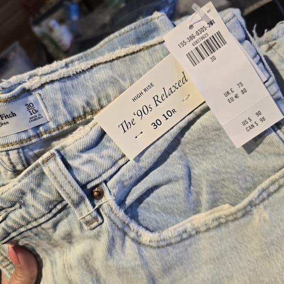 A&F High Rise 90s Relaxed Jean - Light Hem Distress - Picture 2 of 2